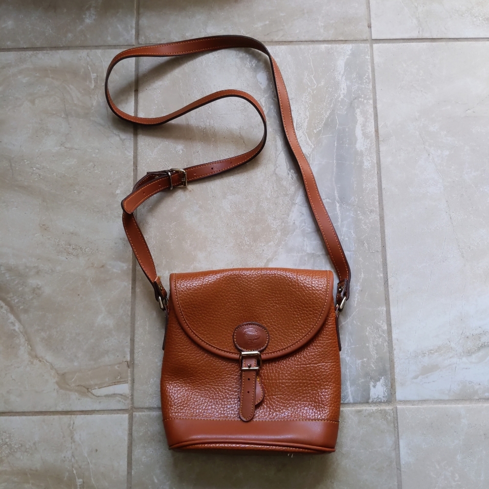 Vintage Classic Simple Caramel Pebbled Leather Oval Bucket Crossbody Purse